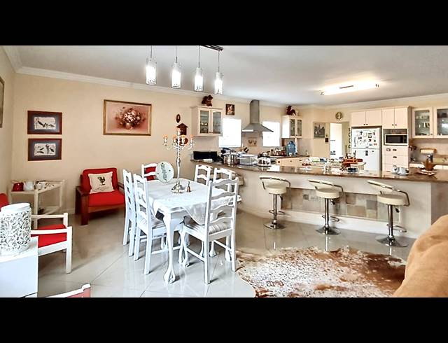 4 BEDROOM HOUSE FOR SALE IN PORT OWEN